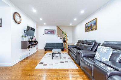 57 Town House Cres, Condo with 3 bedrooms, 2 bathrooms and 2 parking in Brampton ON | Image 2