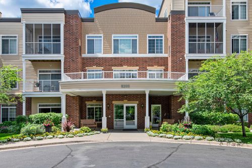 apt-223-8200 W 33rd St, Saint Louis Park, MN, 55426-3892 | Card Image