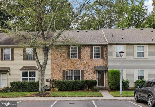 329 Gwynedd Ct, MOUNT LAUREL, NJ, 08054-3716 | Card Image