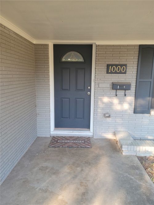1000 Hereford St, College Station, TX, 77840-6141 | Card Image