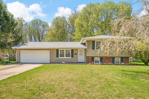 917 Kensington Dr, Niles, MI, 49120-1525 | Card Image
