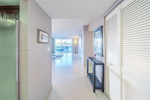 301-3800 S Ocean Dr, Hollywood, FL, 33019 | Card Image