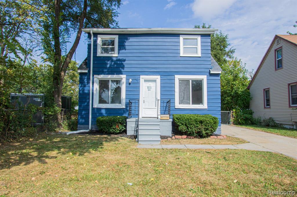 Sarsfield Ave, Warren, MI 48089
