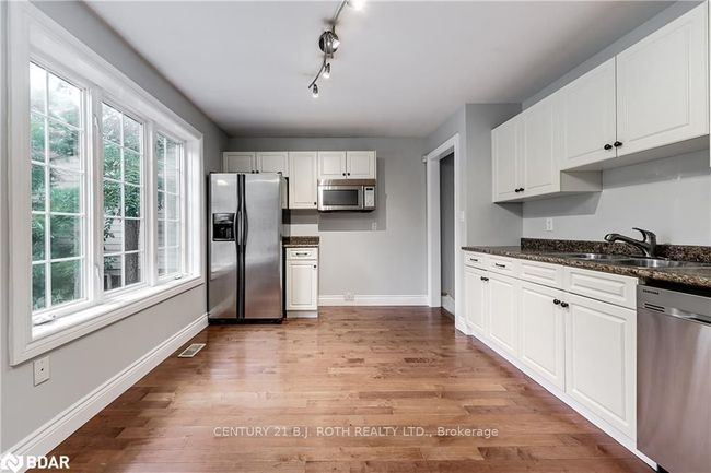 9 Sunnidale Rd, Home with 4 bedrooms, 2 bathrooms and 6 parking in Barrie ON | Image 12