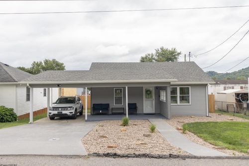 8630 Southern Ave, Stonewood, WV, 26301-7844 | Card Image
