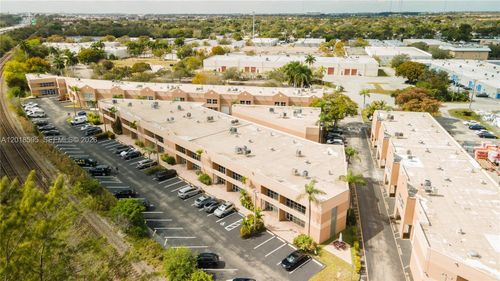 20191-20191 Ne 16th Pl, Miami, FL, 33179-2721 | Card Image