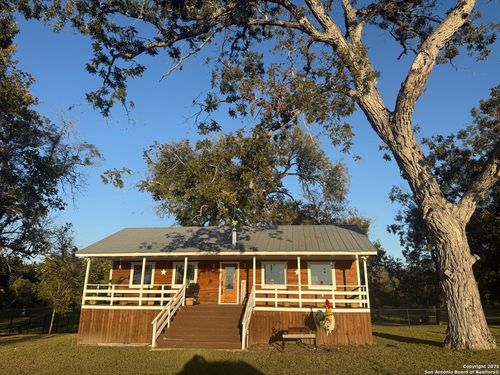 4205 N Austin St, Seguin, TX, 78155 | Card Image