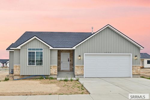 6952 Millbrook Dr, Idaho Falls, ID, 83402-6033 | Card Image
