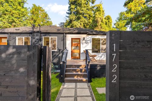 1722 Martin Luther King Jr Way, Seattle, WA, 98122-3134 | Card Image