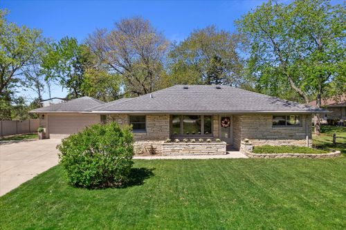 W172N9751 Division Rd, Germantown, WI, 53022-4603 | Card Image