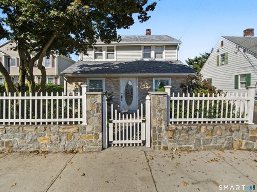 77 West Ave, Stamford, CT, 06902-4621 | Card Image