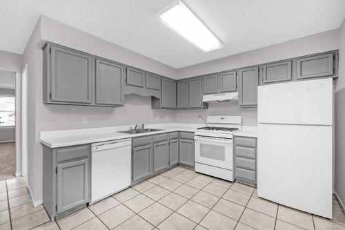 106 4th Ave, Shalimar, FL, 32579-1908 | Card Image