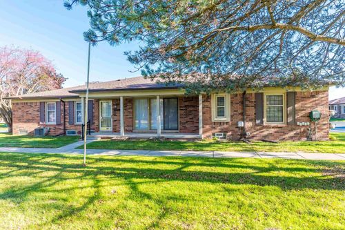 49133 Babcock Court, Shelby Charter Township, MI, 48315 | Card Image