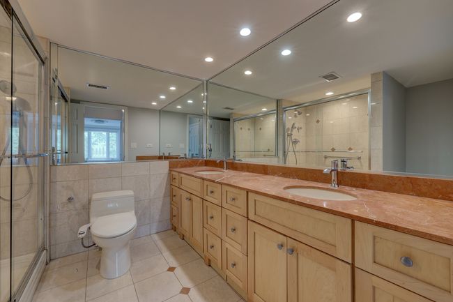 UNIT-222 - 1 Renaissance Pl, Condo with 2 bedrooms, 2 bathrooms and 2 parking in Palatine IL | Image 16
