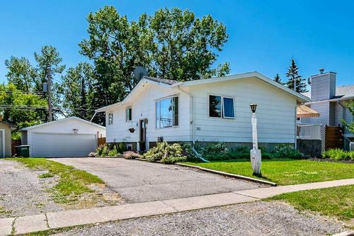 311 Windsor Ave Nw, Diamond Valley, AB, T0L0A5 | Card Image