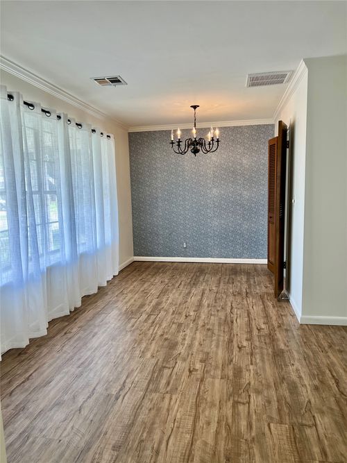 9022 E 30th St, Tulsa, OK, 74129-6835 | Card Image
