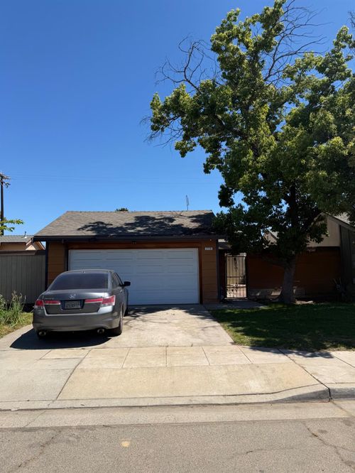 2778 N Selland Ave, Fresno, CA, 93722-6713 | Card Image