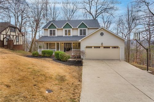 326 Seven Oaks Dr, Scott Depot, WV, 25560-7093 | Card Image