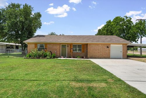 703 N Gilmer Ave, Dawson, TX, 76639-3195 | Card Image