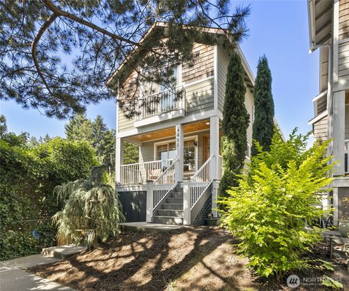 4415 40th Ave Sw, Seattle, WA, 98116-4212 | Card Image