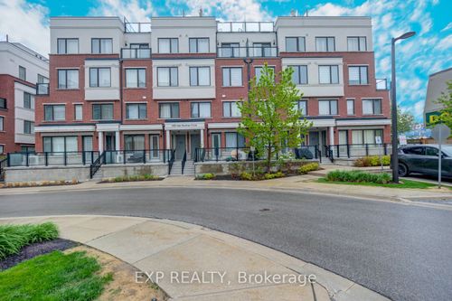 112-600 Alex Gardner Cir, Aurora, ON, L4G3G5 | Card Image