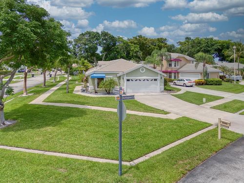 8095 Burlington Ct, Lake Worth, FL, 33467-6807 | Card Image