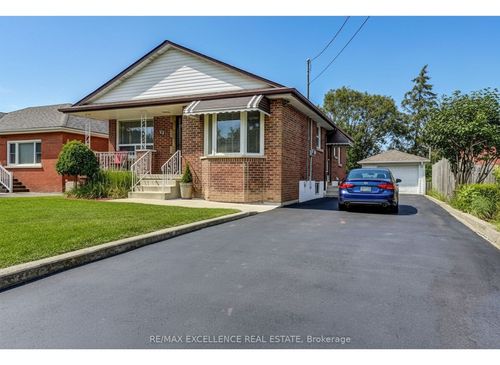 99 Duncombe Drive, Hamilton, ON, L9A2G4 | Card Image
