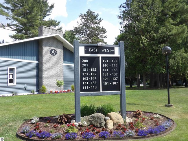 19 - 144 N Shore Dr W, House other with 2 bedrooms, 2 bathrooms and null parking in Cadillac MI | Image 36