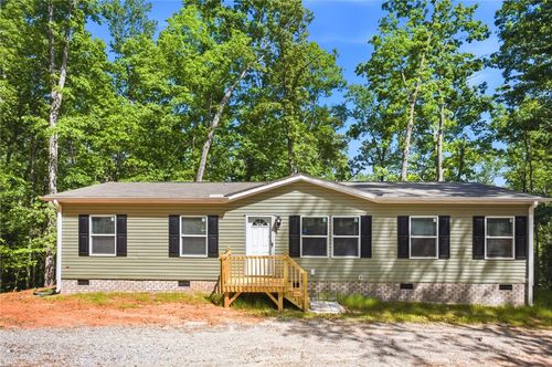 825 Trailwinds Drive, Westminster, SC, 29693 | Card Image