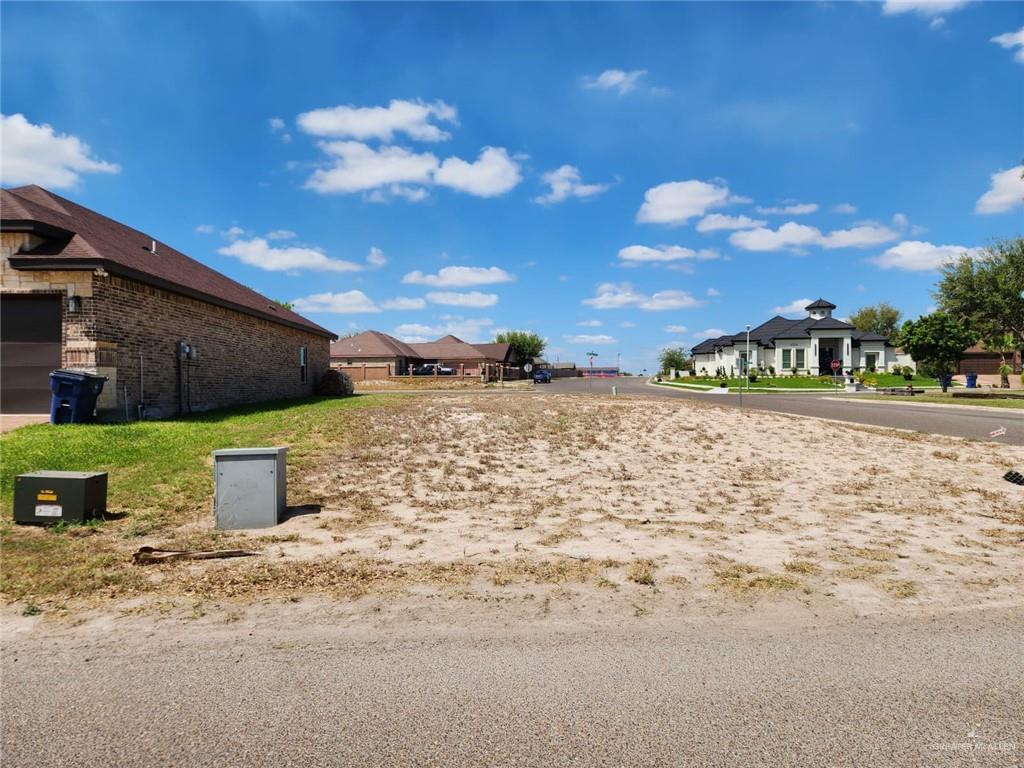 Land in La Joya 4