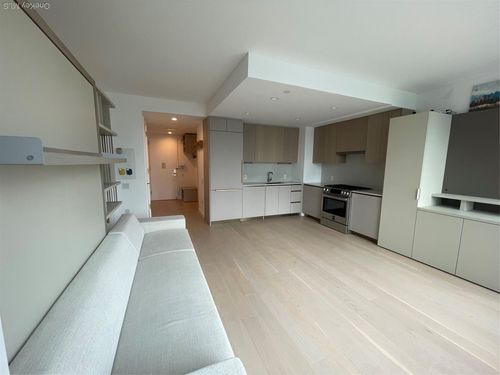 23 44th Dr, Long Island City, NY, 11101-8900 | Card Image