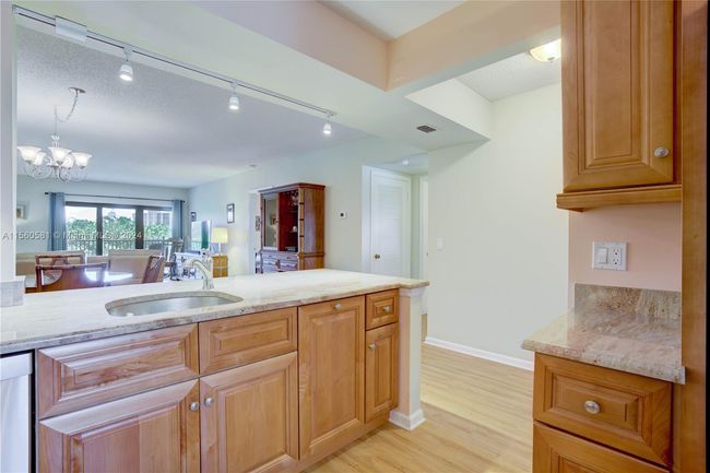 APT-305C - 300 N Highway A1a, Condo with 2 bedrooms, 2 bathrooms and null parking in Jupiter FL | Image 12