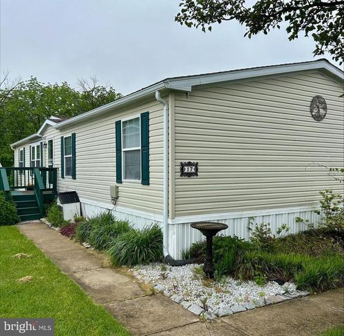17 Roberts Way, AVONDALE, PA, 19311-9553 | Card Image