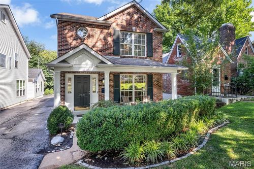 7621 Lindbergh Dr, Richmond Heights, MO, 63117-2137 | Card Image