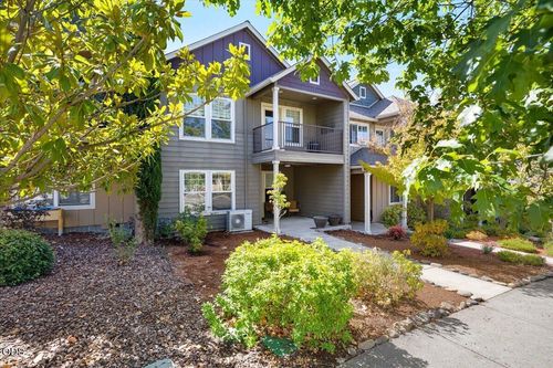 552 Fair Oaks Ave, Ashland, OR, 97520-9476 | Card Image