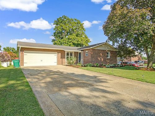 4 N Saint Johns Dr, Smithton, IL, 62285-1600 | Card Image