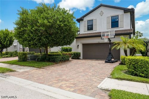7186 Wilton Dr, NAPLES, FL, 34109-1982 | Card Image