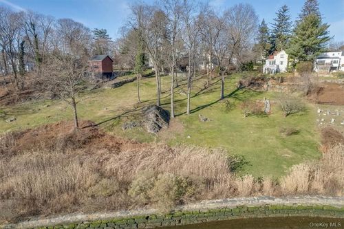 729 Stuart Ave, Mamaroneck, NY, 10543-4120 | Card Image