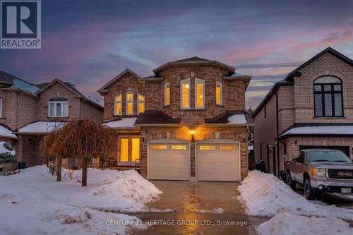 2211 Old Rutherford Rd, Maple, ON, L6A1Z7 | Card Image