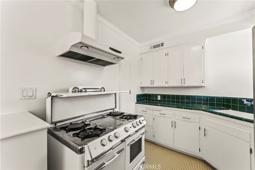 1745 N Mariposa Ave, Los Angeles, CA, 90027-3941 | Card Image