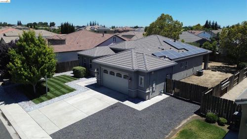 1110 Clearwater Creek Blvd, Manteca, CA, 95336-8290 | Card Image