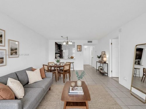 405-4700 Washington St, Hollywood, FL, 33021-7689 | Card Image