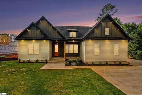 197 Old Farrs Bridge Rd, Greenville, SC, 29611-6621 | Card Image