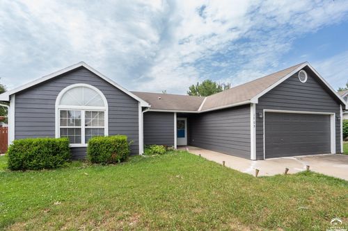1705 E 29th St, Lawrence, KS, 66046-5490 | Card Image