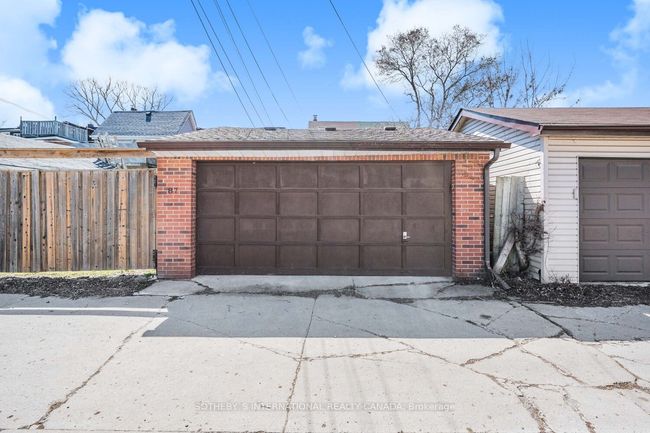 87 W Lodge Ave, House attached with 3 bedrooms, 2 bathrooms and null parking in Toronto ON | Image 40