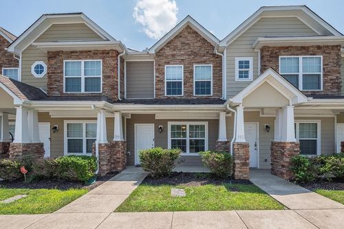 104 Cobblestone Place Dr, Goodlettsville, TN, 37072-8489 | Card Image