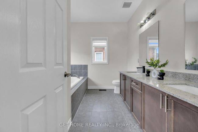 18 Germain Cir, House attached with 5 bedrooms, 4 bathrooms and 1 parking in Brampton ON | Image 34