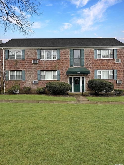 3-959 Fenwood Dr, Valley Stream, NY, 11580-1708 | Card Image