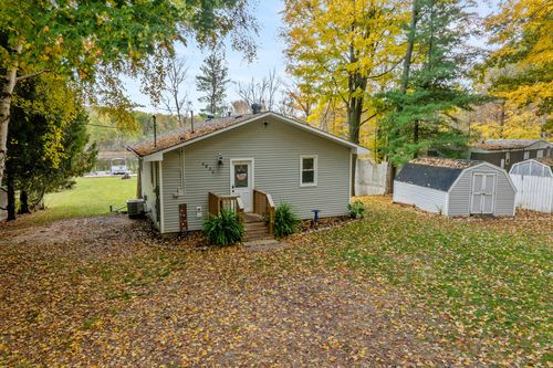 4820 Beech Dr, Lakeview, MI, 48850-9440 | Card Image