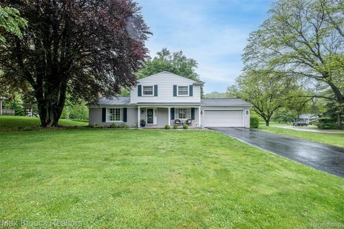 2655 Aspen Ln, Bloomfield Township, MI, 48302-1010 | Card Image